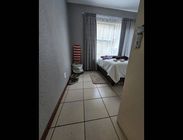 2 BEDROOM TOWNHOUSE FOR SALE IN OAKDENE